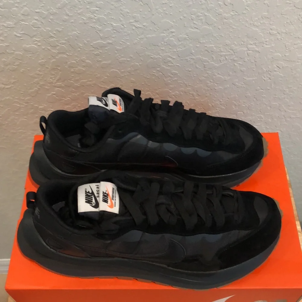 NIKE VAPORWAFFLE SACAI ‘BLACK GUM’ SNEAKERS - Picture 6 of 13